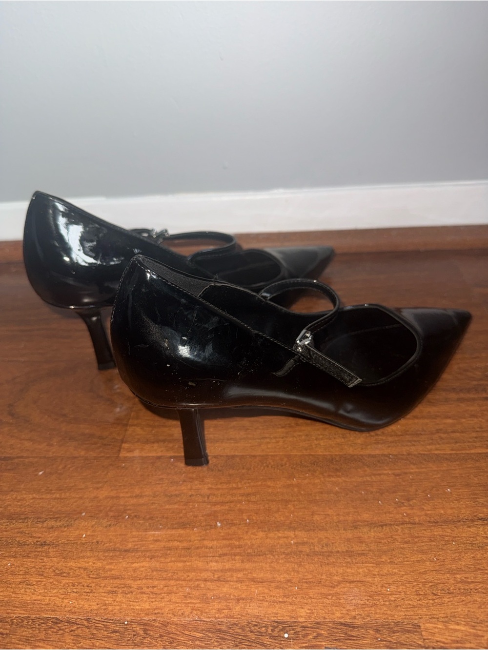 Classic Black Patent Mary Jane Pumps for Women